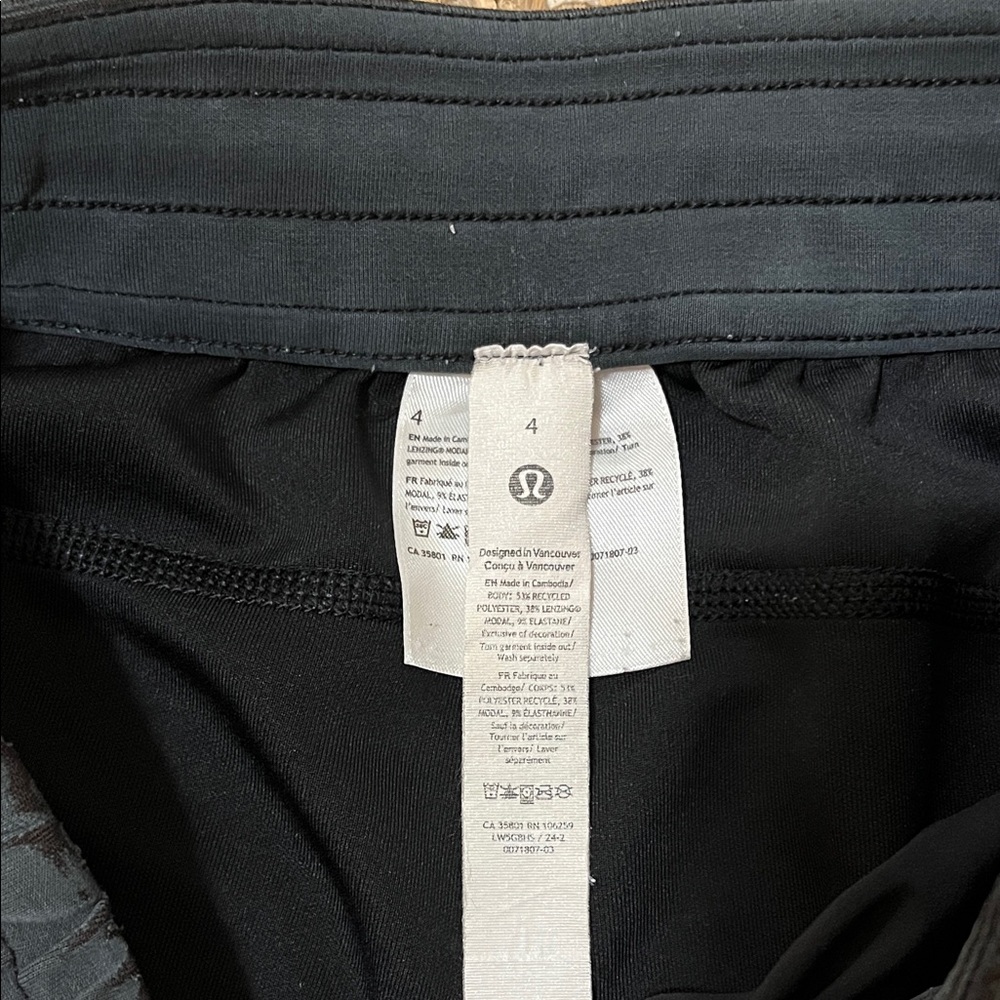 lululemon athletica women’s Black Joggers - Picture 2 of 4